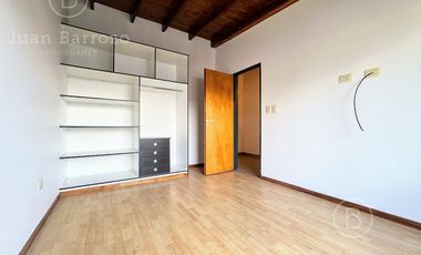 Departamento de 2 ambientes con cochera en venta en Banfield