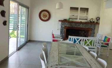 Casa en venta - 4 Dormitorios 3 Baños - Cochera - 1.000Mts2 - Golf II, Costa Esmeralda, Pinamar