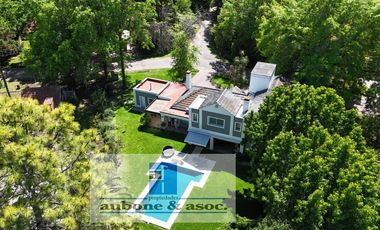 Casa única excelente ubicación impecable estado en 1 lote de 1.080 m²