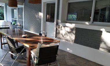 Casa única excelente ubicación impecable estado en 1 lote de 1.080 m²
