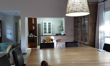 Casa única excelente ubicación impecable estado en 1 lote de 1.080 m²
