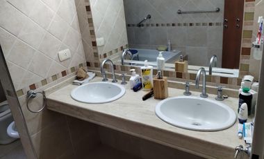 Casa única excelente ubicación impecable estado en 1 lote de 1.080 m²