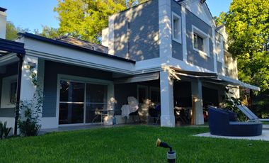 Casa única excelente ubicación impecable estado en 1 lote de 1.080 m²