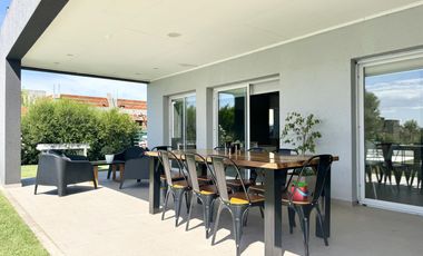 Casa en Venta en La Alameda Canning