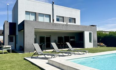 Casa en Venta en La Alameda Canning