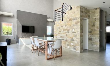 Casa en Venta en La Alameda Canning