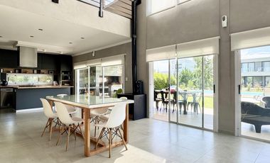 Casa en Venta en La Alameda Canning