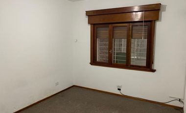 Venta - Casa  4 amb. - Ramos Mejia Sur