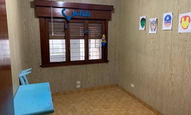 Venta - Casa  4 amb. - Ramos Mejia Sur