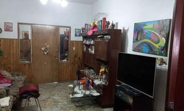 Casa venta - 4 dormitorios 3 baños - 300mts2 totales - General San Martin