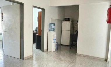 Oficinas con Galpón en VENTA
