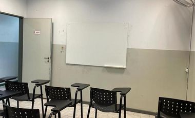 Oficinas con Galpón en VENTA