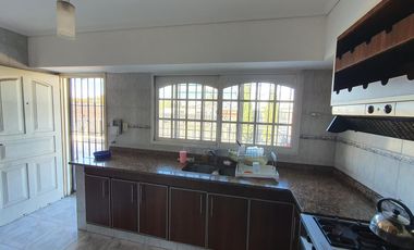 Local con vivienda en Lomas de Zamora