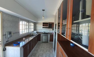 Local con vivienda en Lomas de Zamora