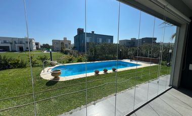 Casa en  Barrio Lagos de Canning