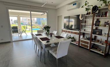 Casa en  Barrio Lagos de Canning