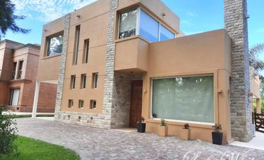 Venta/Alquiler Anual - Casa en El Lauquen