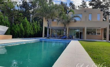 Venta/Alquiler Anual - Casa en El Lauquen