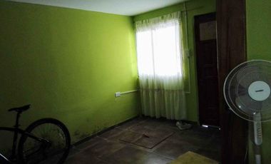 Casa venta - dos dormitorios 1 baño - 200mts2 totales - Berisso