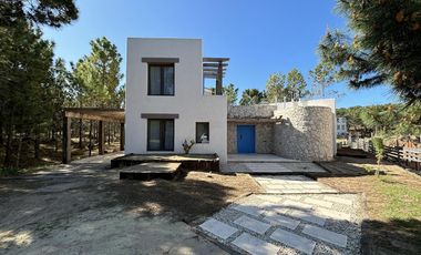 Casa en Alquiler - Maritimo III Lote 136 de Costa Esmeralda - Camino privado hasta la playa