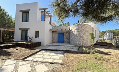 Casa en Alquiler - Maritimo III Lote 136 de Costa Esmeralda - Camino privado hasta la playa