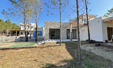 Casa en Alquiler - Maritimo III Lote 136 de Costa Esmeralda - Camino privado hasta la playa