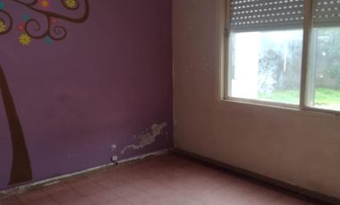 Casa en venta - 3 dormitorios 1 baño - 450mts2 - Ensenada