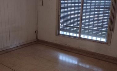 Casa en venta - 3 dormitorios 1 baño - 450mts2 - Ensenada