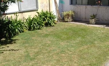 Casa en venta - 3 dormitorios 1 baño - 450mts2 - Ensenada