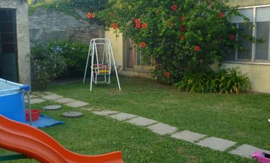 Casa en venta - 3 dormitorios 1 baño - 450mts2 - Ensenada