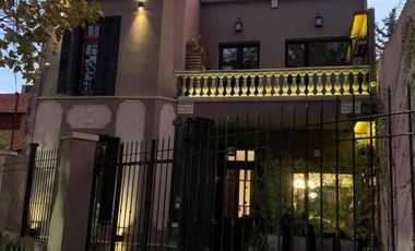 Casa en venta - 3 dormitorios 3 baños - Cochera - 250mts2 - Temperley