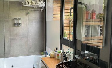 Casa en venta - 3 dormitorios 3 baños - Cochera - 250mts2 - Temperley
