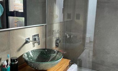 Casa en venta - 3 dormitorios 3 baños - Cochera - 250mts2 - Temperley