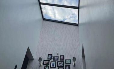 Casa en venta - 3 dormitorios 3 baños - Cochera - 250mts2 - Temperley