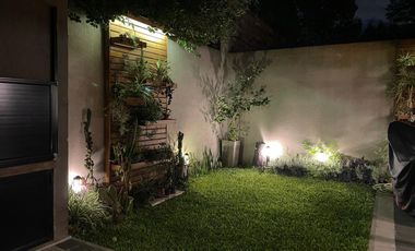 Casa en venta - 3 dormitorios 3 baños - Cochera - 250mts2 - Temperley