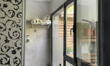 Casa en venta - 3 dormitorios 3 baños - Cochera - 250mts2 - Temperley