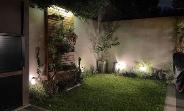 Casa en venta - 3 dormitorios 3 baños - Cochera - 250mts2 - Temperley