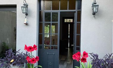 Casa en venta - 3 dormitorios 3 baños - Cochera - 250mts2 - Temperley