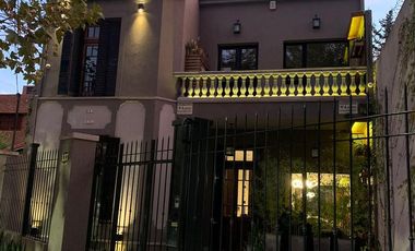 Casa en venta - 3 dormitorios 3 baños - Cochera - 250mts2 - Temperley