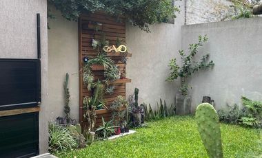 Casa en venta - 3 dormitorios 3 baños - Cochera - 250mts2 - Temperley