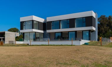 Casa en rumenco joven a estrenar