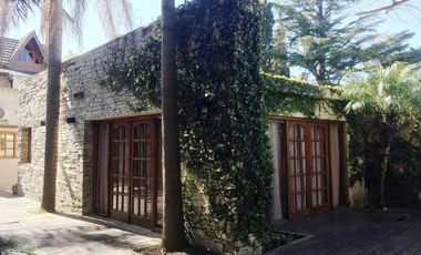 Casa venta 4 dormitorios  4 baños 3 cocheras 600mts2 totales - Ringuelet