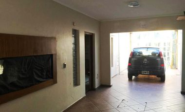Casa venta 4 dormitorios  4 baños 3 cocheras 600mts2 totales - Ringuelet