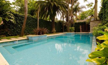 Casa venta 4 dormitorios  4 baños 3 cocheras 600mts2 totales - Ringuelet