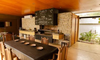 Casa venta 4 dormitorios  4 baños 3 cocheras 600mts2 totales - Ringuelet