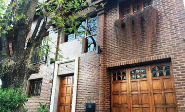 Casa venta 4 dormitorios  4 baños 3 cocheras 600mts2 totales - Ringuelet