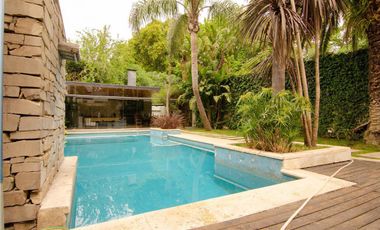 Casa venta 4 dormitorios  4 baños 3 cocheras 600mts2 totales - Ringuelet