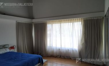 EXCELENTE CASA AL RIO EN SAN BENITO