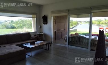 EXCELENTE CASA AL RIO EN SAN BENITO