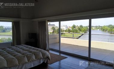 EXCELENTE CASA AL RIO EN SAN BENITO
